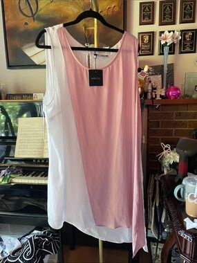 ☀️ SUMMER CLEARANCE 🛍️Michel Studio Pink & White Layered Chiffon Camisole